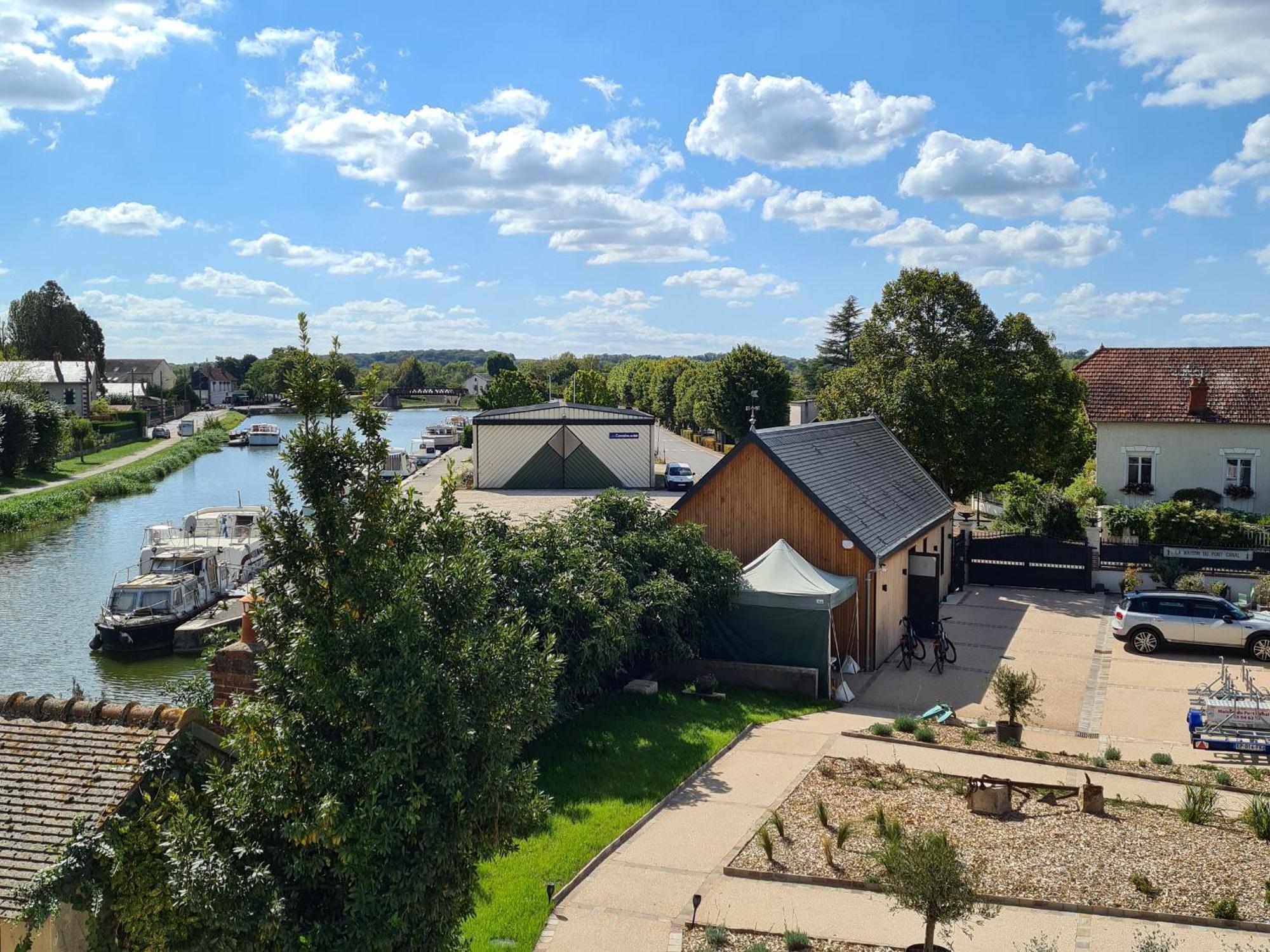 Gite Spacieux A Briare Avec Terrasse, Ideale Pour Familles Et Seminaires, Animaux Acceptes. - Fr-1-590-371 外观 照片
